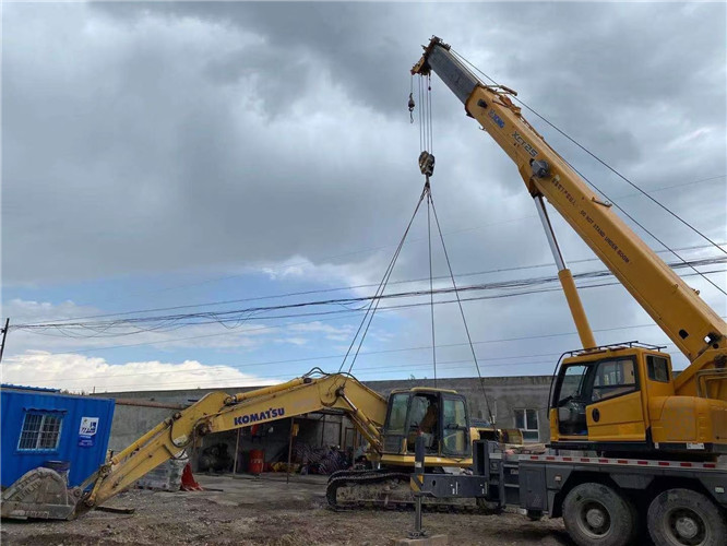 平山区25吨吊车的工作半径是多少？