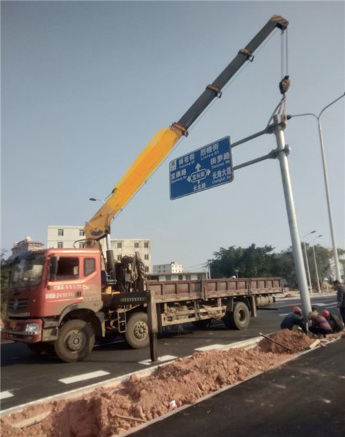 平山区设备吊装租赁吊车要用多大吊车