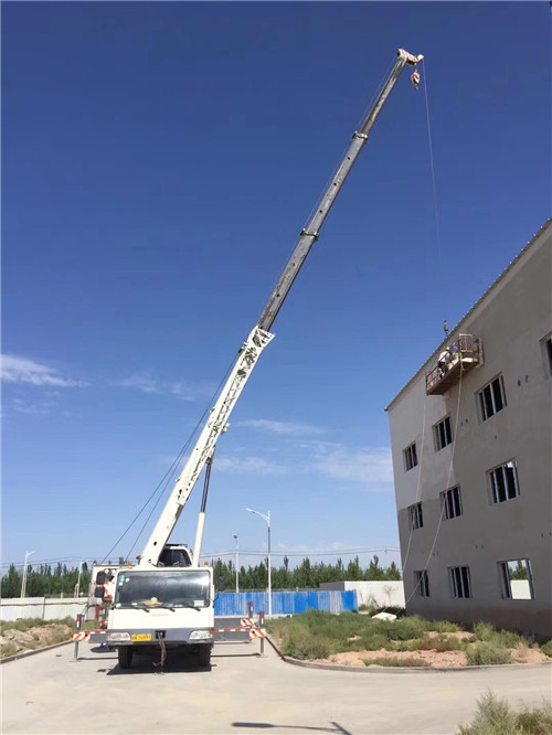 平山区“轻装强干”—— 吊车的 “轻量化臂架” 技术