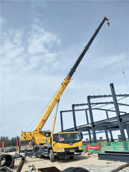 平山区超高层建筑钢结构吊装案例